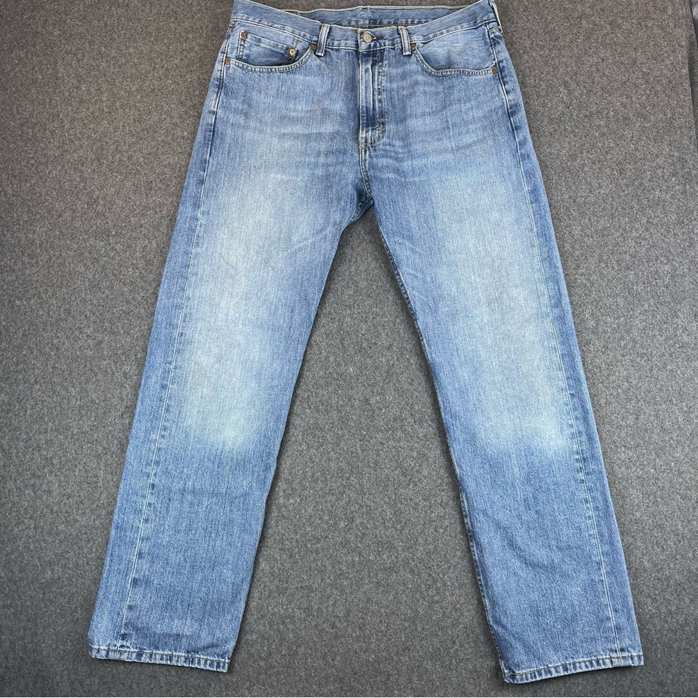 Levis Jeans Mens 36x32 Blue 505 Straight Leg Medium Wash Regular Fit